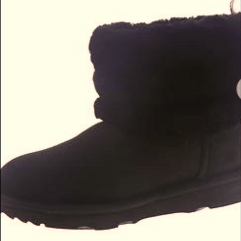 (Authentic) FLUFFY MINI QUILTED UGG (BIG KID SIZE 6) BLACK